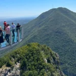 Pogled za pamćenje! Alo! na novom Staklenom vidikovcu na Kablaru, spreman je za posetioce (FOTO)