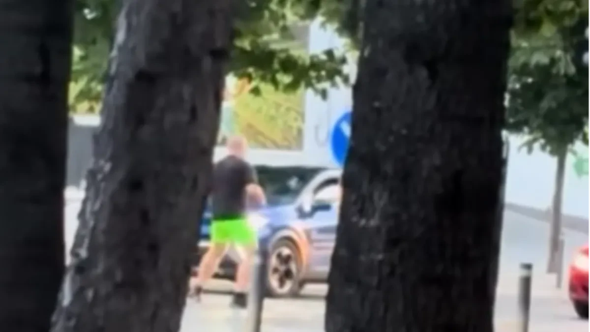 Poznati influenseri se potukli nasred ulice na Banjici! Pojavio se snimak jezivog nasilja (VIDEO)
