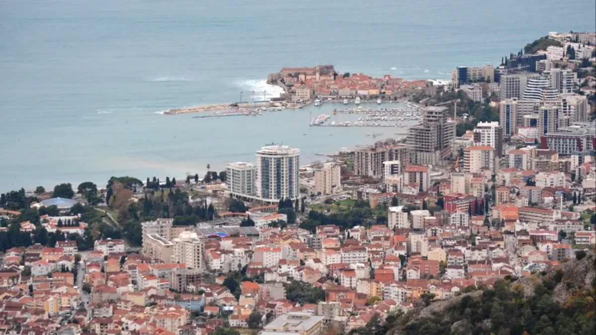 "Rade u paru!" Crnogorska policija upozorila turiste, velika opasnost vreba na plažama!
