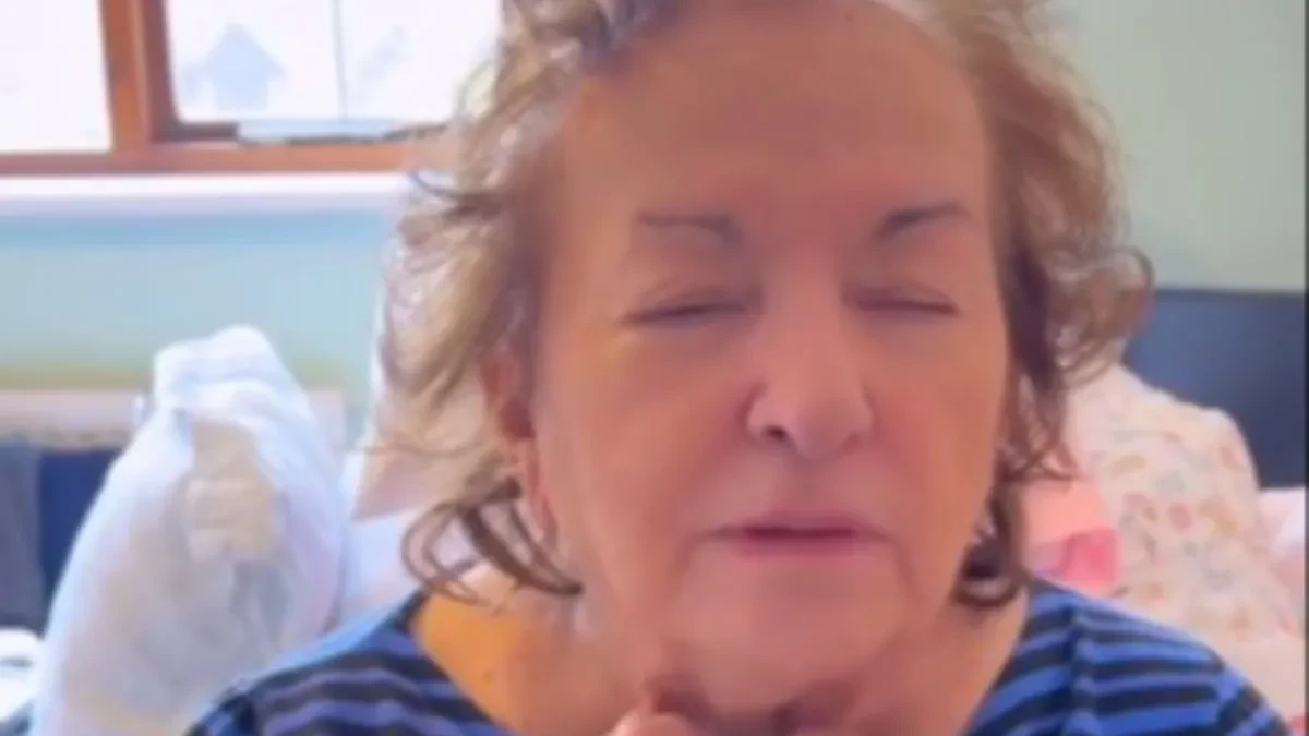 Sarina baka (90) ima lice skoro kao ona, zategnuto, a ništa skupo ne koristi: Ovo je njena rutina koju primenjuje godinama