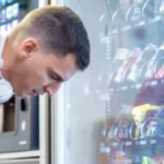 Skandal u Podgorici: Čovek obio aparat sa slatkišima - dobio 5 godina robije!