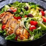 Svi će je praviti ovog leta: Restoranski ukus u jednoj salati koja ima samo 400 kalorija