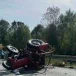 Teška nesreća kod Prokuplja: Traktor pao na vozača, on ostao zaglavljen!