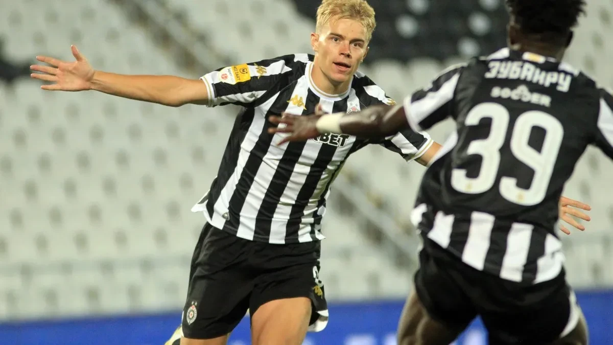 Partizan - Una Štrasen: Crno-beli duplirali prednost u Humskoj! - 2:0