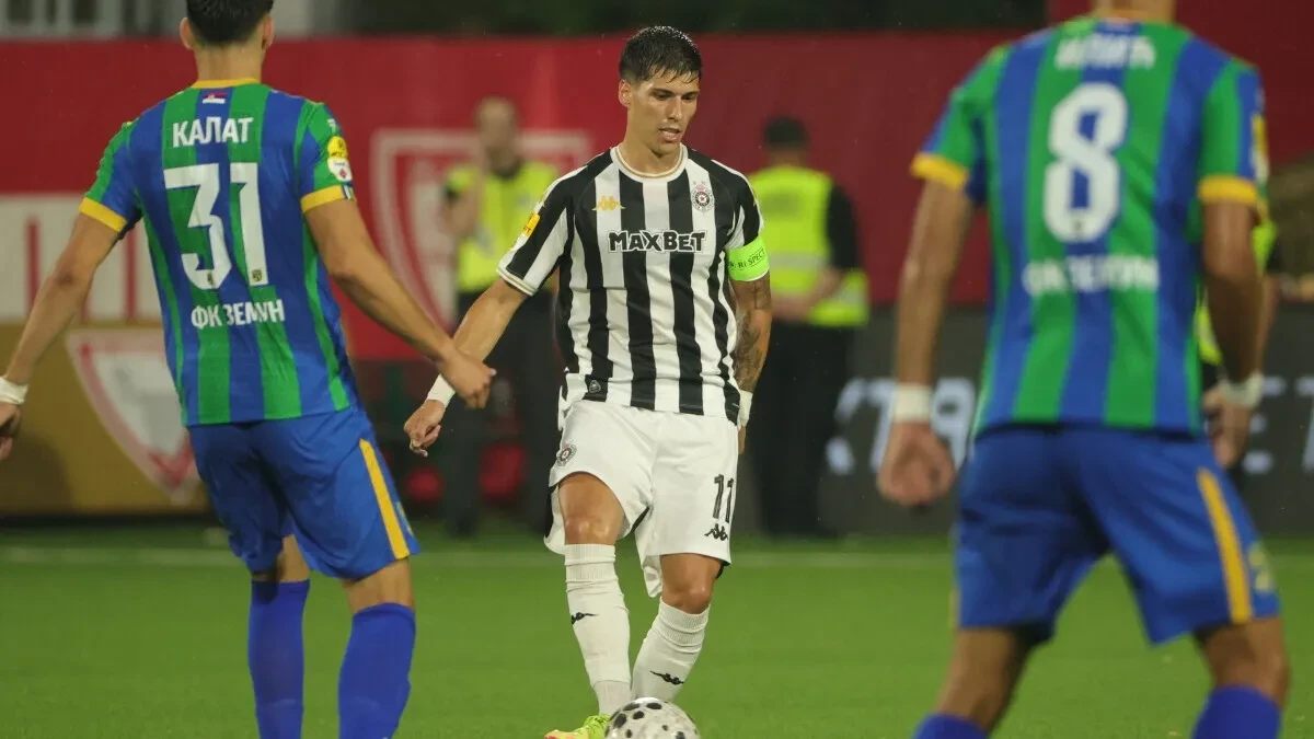 Zemun - Partizan: Crno-beli vode na poluvremenu