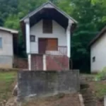 Vikendica za samo 10.000 evra! Ima struju, vodu, asfalt i rečicu pored placa, vlasništvo 1/1