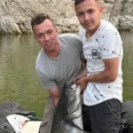 Vodeni džin jedva izvučen iz Sjeničkog jezera: Otac i sin ulovili soma kapitalca, dugačak dva metra i težak skoro 50 kilograma - to se zaista retko viđa