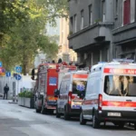 Žena izašla iz kola, zaboravila da povuče ručnu i nastade haos: Auto udario muškarca u Kuršumliji