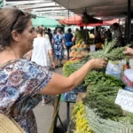 Žene u Srbiji masovno kupuju ruzmarin na pijacama! Guraju ga u tegle sa pirinčem, evo u čemu je fora