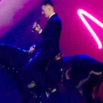 Živog konja uveo u televizijski studio! Ovo se još nije desilo pred kamerama, svi zanemeli kada su ga ugledali!
