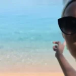 "200 evra za dve ležaljke, a plaža prazna" Skuplje nego na Sejšelima, Holanđanki presela Crna Gora (VIDEO)
