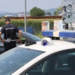 Amerikanac jurio suprugu po ulici u Ralji: Tukao je štapom, prolaznici je spasli