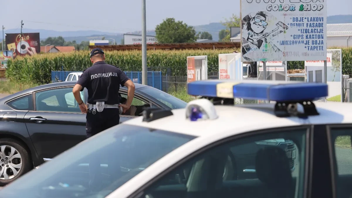 Amerikanac jurio suprugu po ulici u Ralji: Tukao je štapom, prolaznici je spasli
