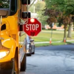 Autistična devojčica ostala sama u autobusu: Satima se borila na ekstremnoj vrućini, niko da joj pomogne