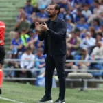 "Biće teško, teren ume da bude komplikovan" Trener Hetafea pominjao Sašu Ilića pred revanš u Humskoj