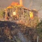 Buktinja progutala market u Vršcu: Deo objekta se urušio, čule se i detonacije! (VIDEO)