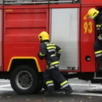 Drama kod zgrade Vlade Srbije: Kulja gust dim, hitno poslati vatrogasci, poznato šta se zapalilo (VIDEO)