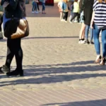 Farmerke koje izdužuju noge: Ove modele nosićemo tokom jeseni i zime
