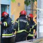 Gori okolina Kraljeva: Vatrogasci gase požar una nepristupačnom terenu