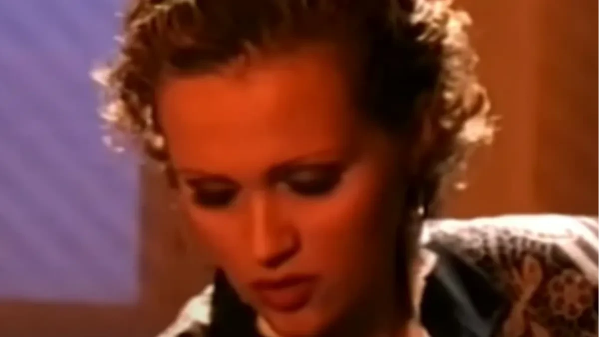 Harala je muzičkom scenom devedesetih: Evo gde je danas Vanna koja je otpevala hit “Tek je 12 sati”