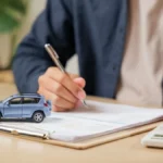 Imate pasoš i vozačku, ali to možda nije dovoljno - papir koji morate da imate ako vozite tuđi auto preko granice