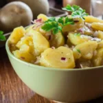 Ista kao i u najboljim kafanama u Srbiji, ali po receptu Marte Stjuart: Ovaj trik popravlja ukus krompir salate