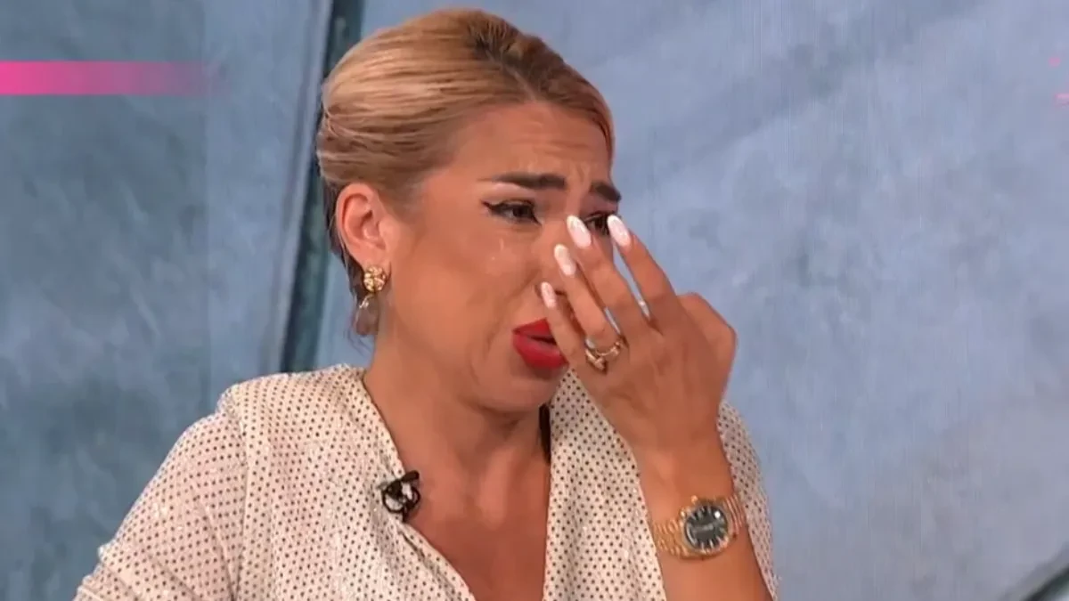 Jovana Jeremić van sebe od bola: Lije suze dok vodi emisiju, ne može da savlada emocije