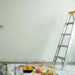 Koliko puta možete da prekrečite zid? Ako se boja ljušti, problem možda nije u farbanju