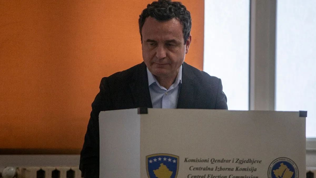 Kurti dobio jaje u glavu! Opšti haos u Prištini! (VIDEO)