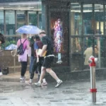 Mračni oblaci potopili Beograd! Iznenadno nevreme i olujni vetar, izdato upozorenje!