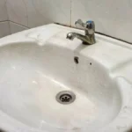 Ne treba da stružete, ovo sve izjede, spada i crnilo i žutilo: Evo kako očistiti lavabo, spada sva prljavština koja se nakupila