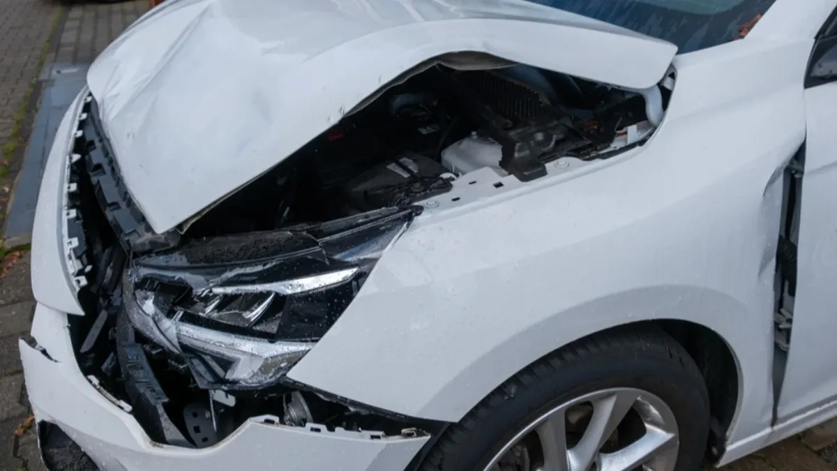 Neverovatna nesreća: Braća od četiri i sedam godina uzela automobil od roditelja i pokosila ženu na ulici, bore joj se za život! (FOTO)
