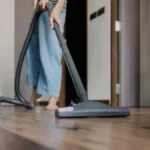 Ni slučajno usisivačem: Ozbiljno ćete zažaliti ako ga budete koristili za čišćenje ovih stvari