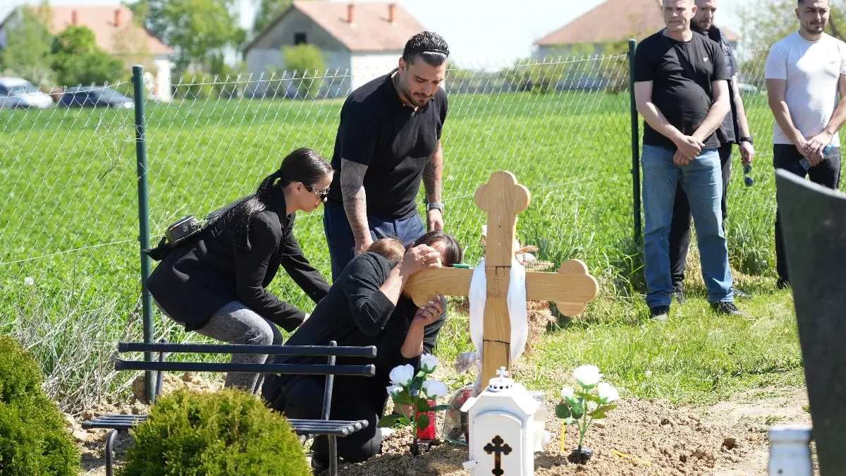 "Onog trenutka kad su se njegove oči zatvorile...": Majka Darka Lazića prvi put o smrti sina Dragana