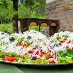 Ova balkanska salata krije neobičnu tajnu: Napravljena je za turiste, a sastojci su u bojama zastave jedne države