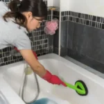 Ova dva sredstva nikada ne mešajte dok čistite kuću: Dovoljno je nekoliko sekundi da se oslobodi otrovan gas