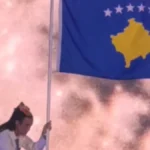 Pevačica besramno podigla zastavu tzv. Kosova u Prištini! Narod besan: