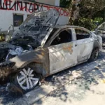 "Plamen je išao sve do drugog sprata": Stanari Zaplanjske za Alo! o stravičnom događaju, izgorela tri vozila, evo čiji je "pasat" (FOTO)