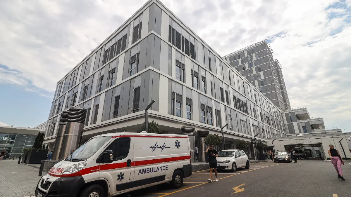 Presrela ga grupa mladića na ulici, pa izboden: Detalji ubadanja muškarca na Novom Beogradu