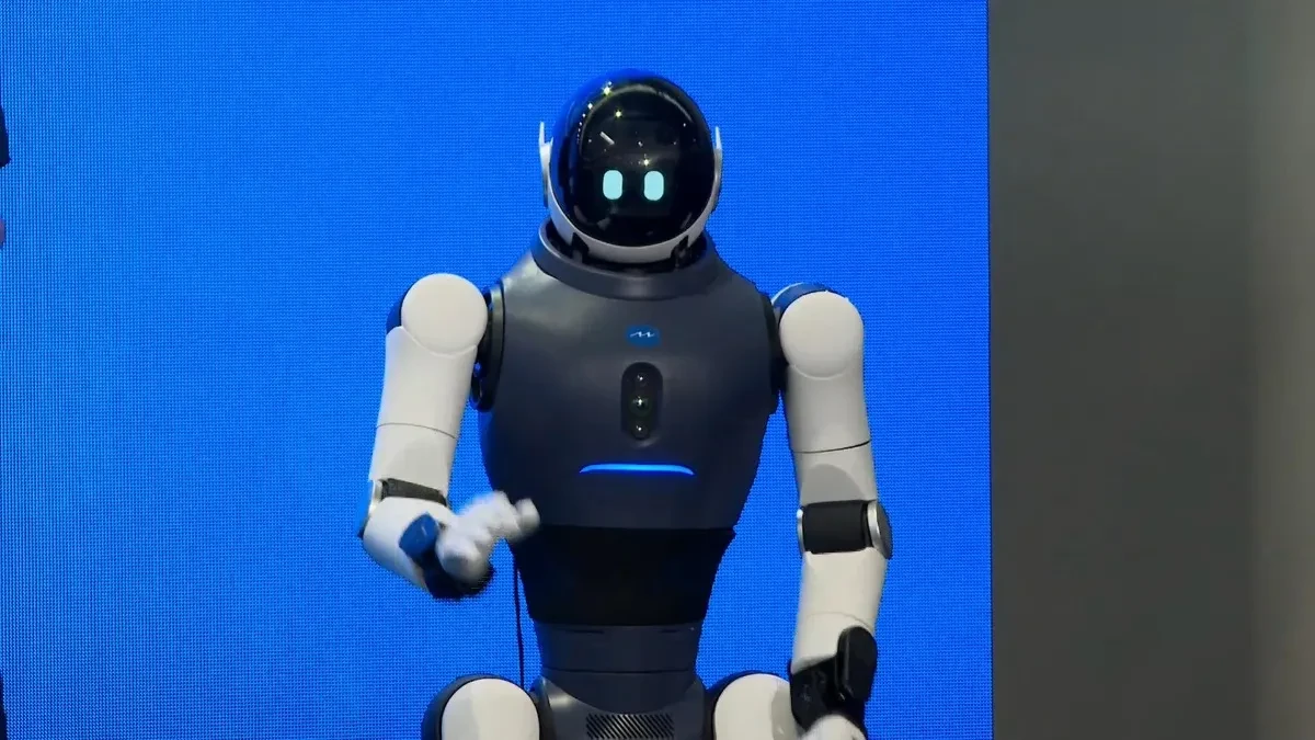 Prvi humanoidni robot u Srbiji proizveden u fabrici kompanije Mint u Šapcu