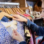 Radnica u sekond hend prodavnici otkriva šta nikada ne bi kupila