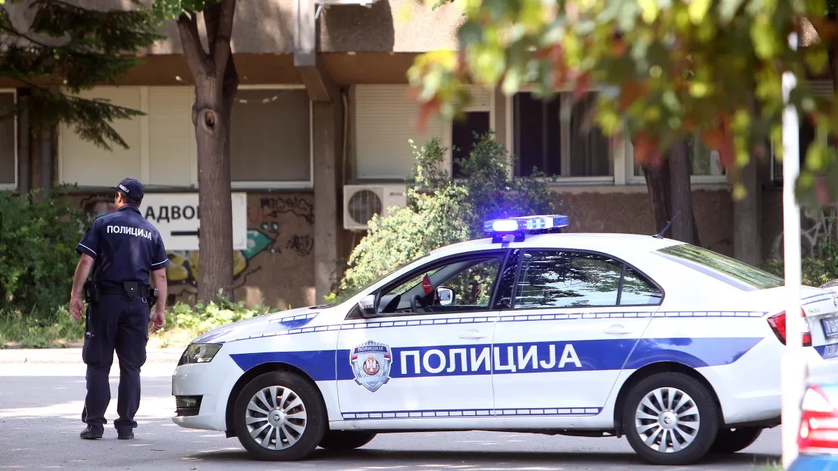 Serijski lopov napao stariju ženu s leđa u Novom Sadu: Snimak šokirao Srbiju (VIDEO)