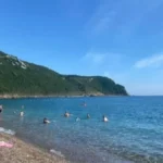 Skočio u more, a isplivao bež znakova života: Tragedija na hrvatskom ostrvu