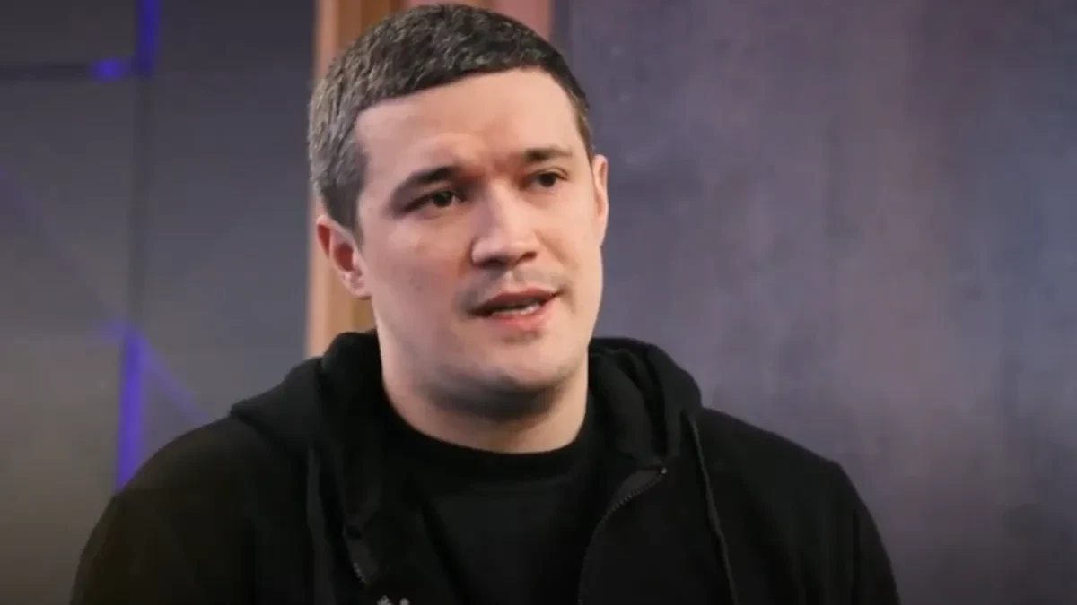 Smenjeni ministar odbrane traži izbore: