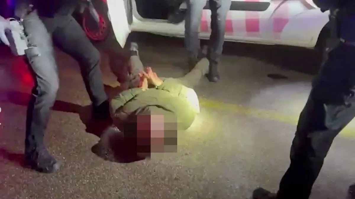 Stao ispred čistačice na benzinskoj pumpi i skinuo pantalone: Ono što je uradio zgrozilo je celu javnost