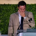 Stigle ga emocije: Federer zaplakao na prijemu u Kući slavnih
