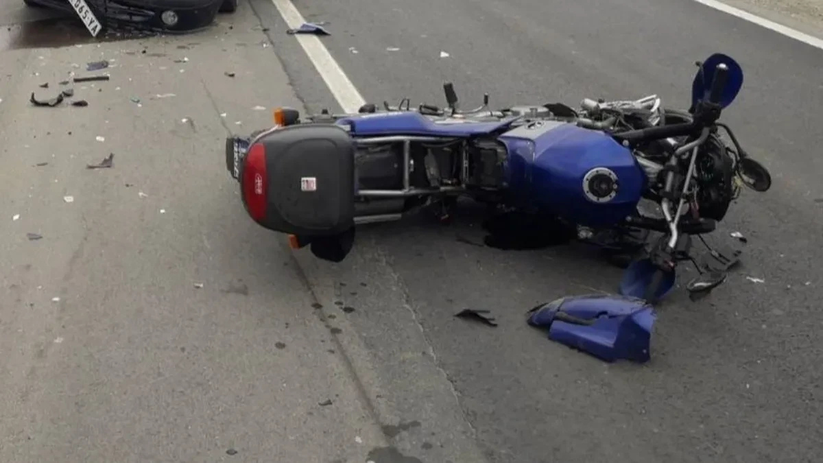 Stravična nesreća! Policajac na motociklu pokosio pešake, jedan poginuo, troje povređenih