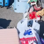 Suprug naše voditeljke izbacio kofere i kese nasred ulice: