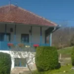 U ovoj kući je imao srećno detinjstvo! Naš voditelj kao dete hteo da bude sveštenik, a onda je usledila velika promena