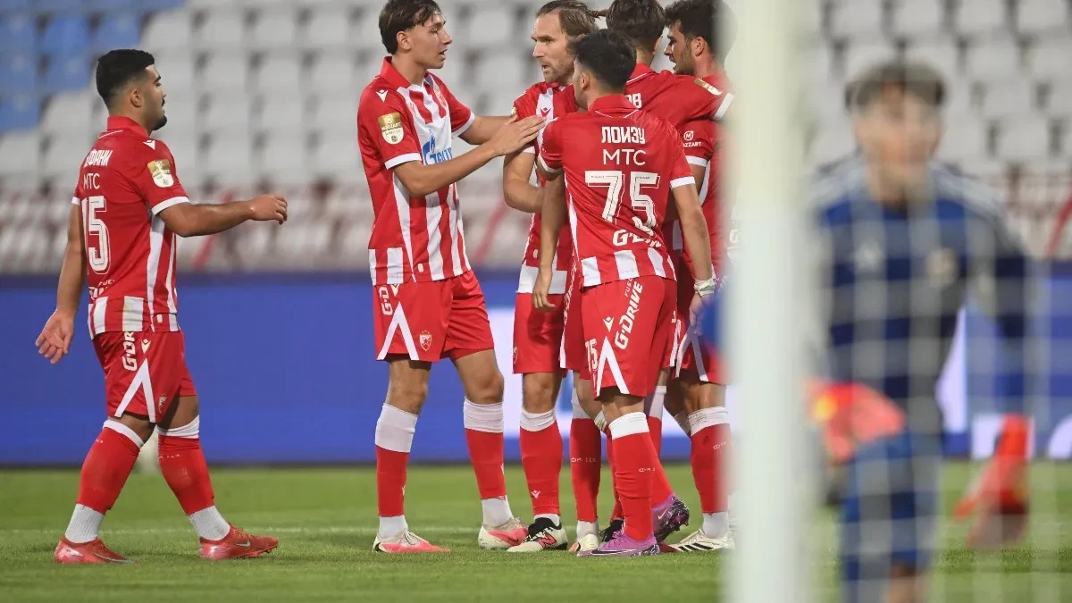 Crvena zvezda - Čukarički: Crveno-beli gaze, još jedan gol